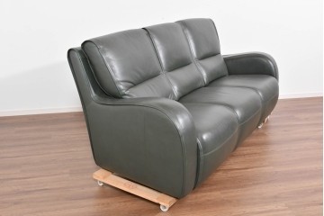 新古　未使用展示品　美品　カリモク家具(karimoku)　domani(ドマーニ)　Excel-Life(エクセルライフ)　本革　三人掛けソファ　定価約100万円　(R-087572)