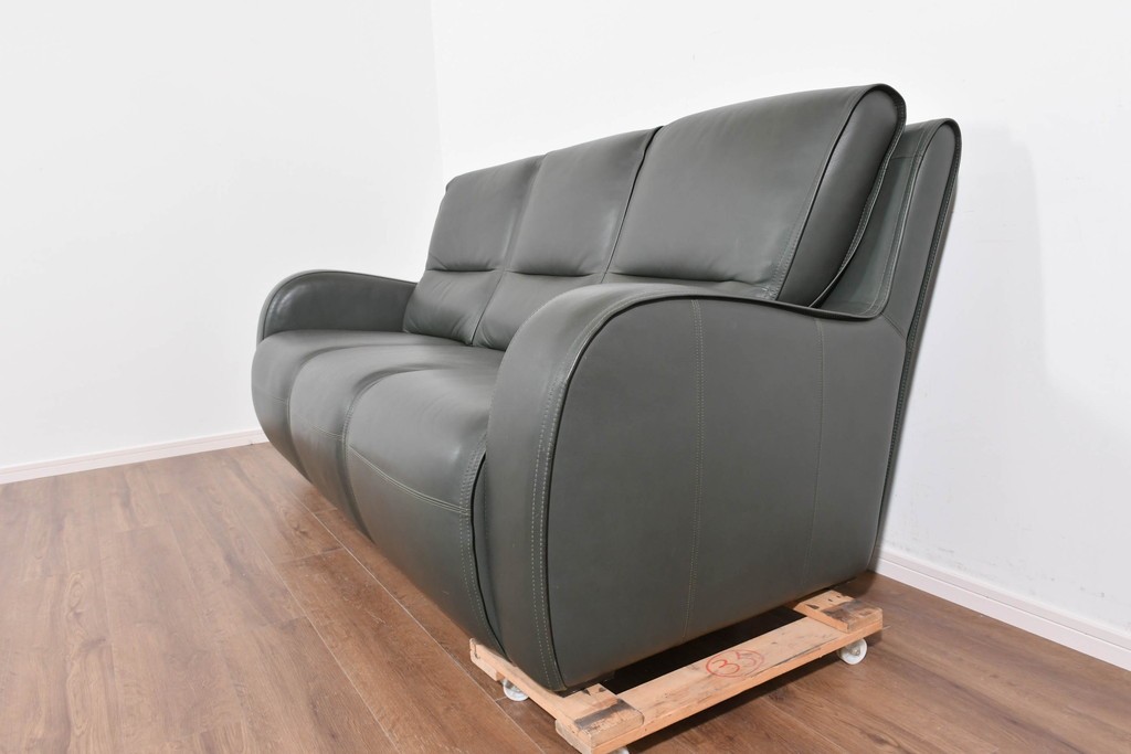 新古　未使用展示品　美品　カリモク家具(karimoku)　domani(ドマーニ)　Excel-Life(エクセルライフ)　本革　三人掛けソファ　定価約100万円　(R-087572)