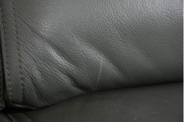 新古　未使用展示品　美品　カリモク家具(karimoku)　domani(ドマーニ)　Excel-Life(エクセルライフ)　本革　三人掛けソファ　定価約100万円　(R-087572)