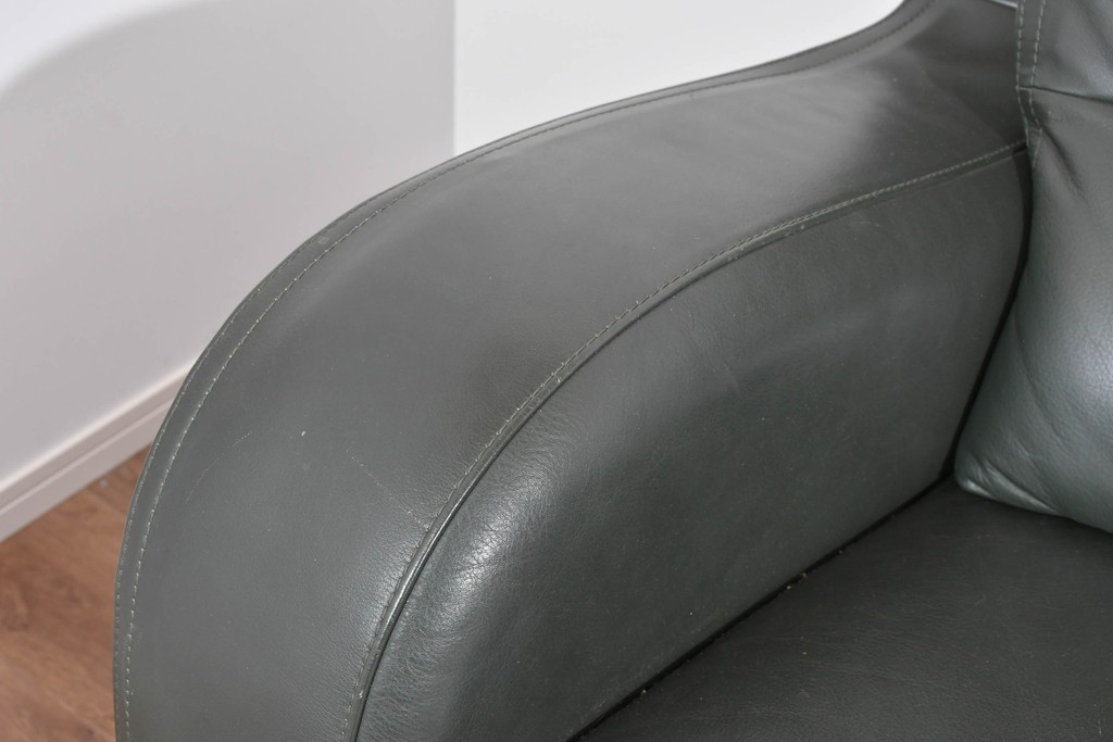 新古　未使用展示品　美品　カリモク家具(karimoku)　domani(ドマーニ)　Excel-Life(エクセルライフ)　本革　三人掛けソファ　定価約100万円　(R-087572)