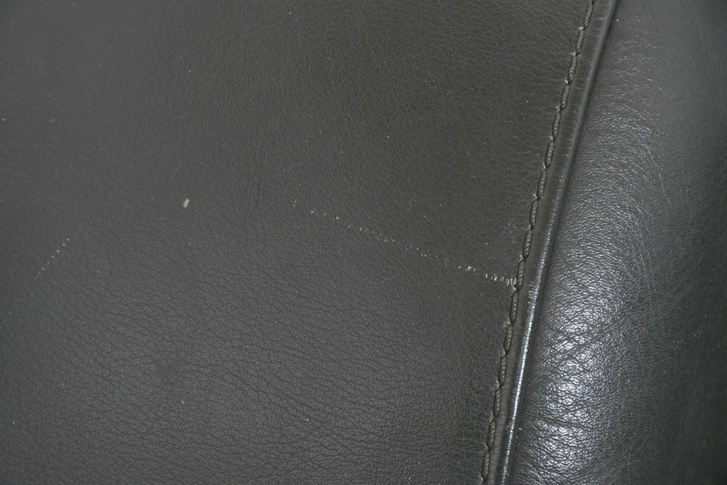 新古　未使用展示品　美品　カリモク家具(karimoku)　domani(ドマーニ)　Excel-Life(エクセルライフ)　本革　三人掛けソファ　定価約100万円　(R-087572)