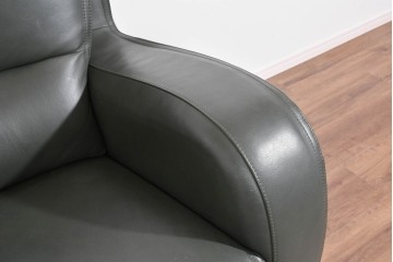 新古　未使用展示品　美品　カリモク家具(karimoku)　domani(ドマーニ)　Excel-Life(エクセルライフ)　本革　三人掛けソファ　定価約100万円　(R-087572)