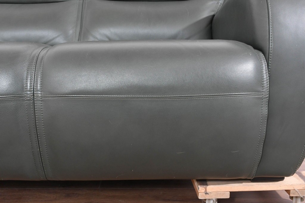 新古　未使用展示品　美品　カリモク家具(karimoku)　domani(ドマーニ)　Excel-Life(エクセルライフ)　本革　三人掛けソファ　定価約100万円　(R-087572)