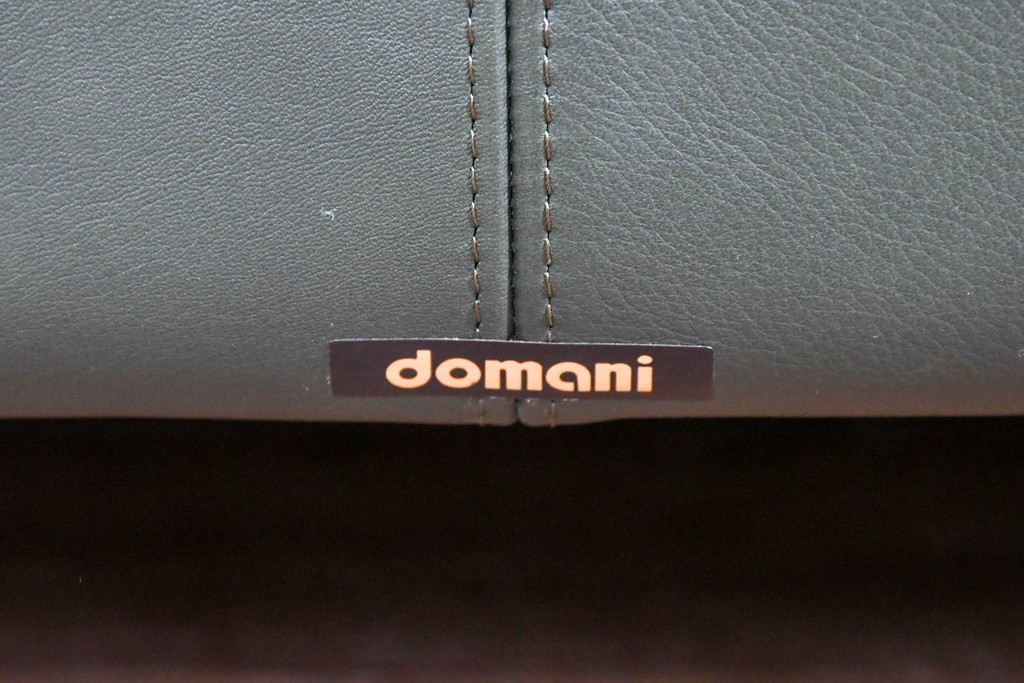 新古　未使用展示品　美品　カリモク家具(karimoku)　domani(ドマーニ)　Excel-Life(エクセルライフ)　本革　三人掛けソファ　定価約100万円　(R-087572)