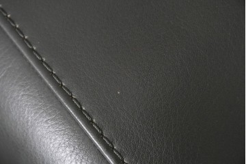 新古　未使用展示品　美品　カリモク家具(karimoku)　domani(ドマーニ)　Excel-Life(エクセルライフ)　本革　三人掛けソファ　定価約100万円　(R-087572)