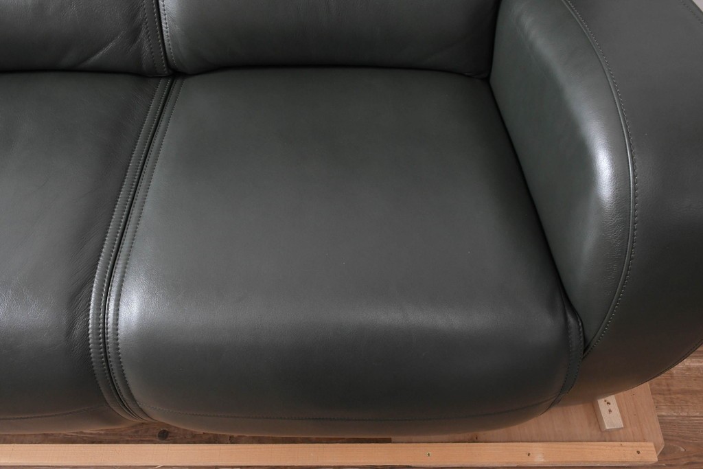 新古　未使用展示品　美品　カリモク家具(karimoku)　domani(ドマーニ)　Excel-Life(エクセルライフ)　本革　三人掛けソファ　定価約100万円　(R-087572)