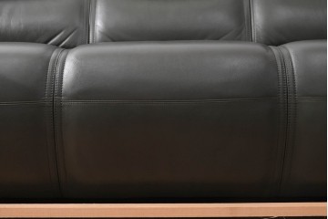 新古　未使用展示品　美品　カリモク家具(karimoku)　domani(ドマーニ)　Excel-Life(エクセルライフ)　本革　三人掛けソファ　定価約100万円　(R-087572)