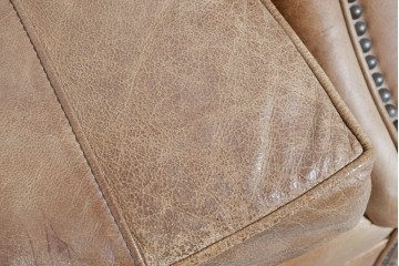 アメリカヴィンテージ　LEXINGTON(レキシントン)　本革　使いこまれた革ならではの表情が味わい深い3人掛けソファ　(R-087573)