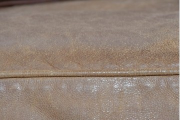 アメリカヴィンテージ　LEXINGTON(レキシントン)　本革　使いこまれた革ならではの表情が味わい深い3人掛けソファ　(R-087573)