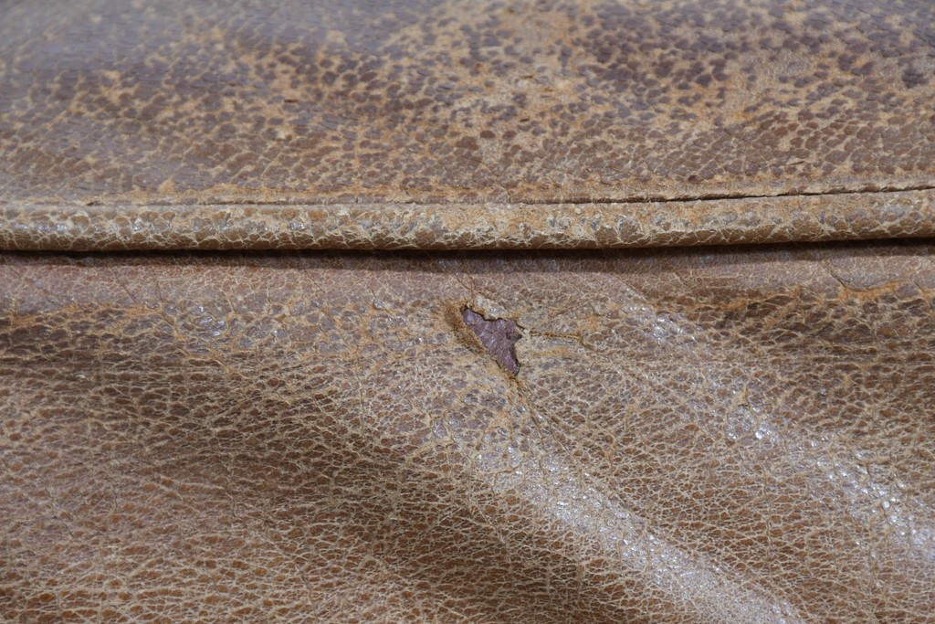 アメリカヴィンテージ　LEXINGTON(レキシントン)　本革　使いこまれた革ならではの表情が味わい深い3人掛けソファ　(R-087573)