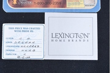 アメリカヴィンテージ　LEXINGTON(レキシントン)　本革　使いこまれた革ならではの表情が味わい深い3人掛けソファ　(R-087573)