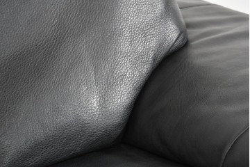 中古　ドイツ　ROLF BENZ(ロルフベンツ)　本革　丸みのある柔らかなフォルムの二人掛けソファ　定価約130万円　(R-087574)