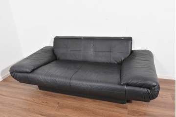 中古　ドイツ　ROLF BENZ(ロルフベンツ)　本革　丸みのある柔らかなフォルムの二人掛けソファ　定価約130万円　(R-087574)