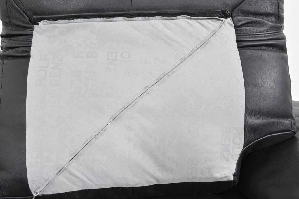 中古　ドイツ　ROLF BENZ(ロルフベンツ)　本革　丸みのある柔らかなフォルムの二人掛けソファ　定価約130万円　(R-087574)