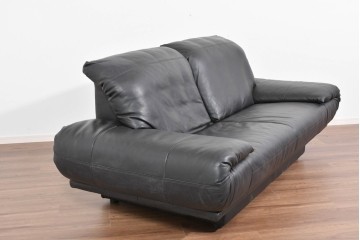 中古　ドイツ　ROLF BENZ(ロルフベンツ)　本革　丸みのある柔らかなフォルムの二人掛けソファ　定価約130万円　(R-087575)