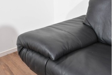 中古　ドイツ　ROLF BENZ(ロルフベンツ)　本革　丸みのある柔らかなフォルムの二人掛けソファ　定価約130万円　(R-087575)