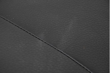 中古　ドイツ　ROLF BENZ(ロルフベンツ)　本革　丸みのある柔らかなフォルムの二人掛けソファ　定価約130万円　(R-087575)