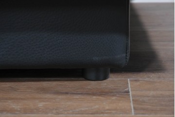 中古　ドイツ　ROLF BENZ(ロルフベンツ)　本革　丸みのある柔らかなフォルムの二人掛けソファ　定価約130万円　(R-087575)