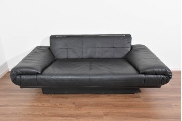 中古　ドイツ　ROLF BENZ(ロルフベンツ)　本革　丸みのある柔らかなフォルムの二人掛けソファ　定価約130万円　(R-087575)