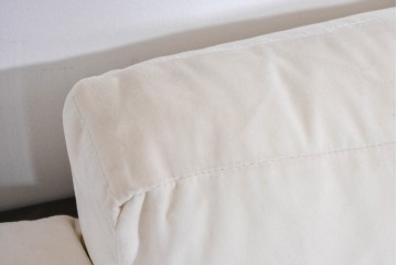 中古　イタリア　erba(エルバ)社　SOGNO(ソーニョ)　スタイリッシュな二人掛けソファ　定価約88万円　(R-087576)