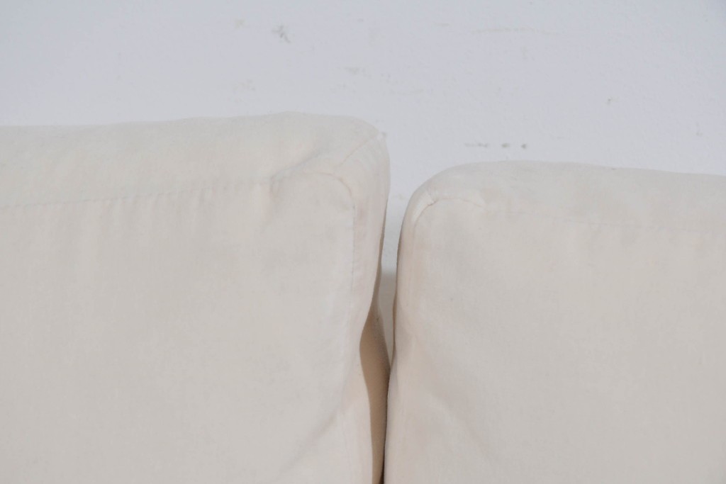 中古　イタリア　erba(エルバ)社　SOGNO(ソーニョ)　スタイリッシュな二人掛けソファ　定価約88万円　(R-087576)