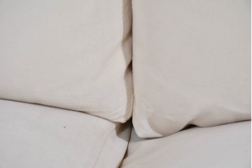 中古　イタリア　erba(エルバ)社　SOGNO(ソーニョ)　スタイリッシュな二人掛けソファ　定価約88万円　(R-087576)