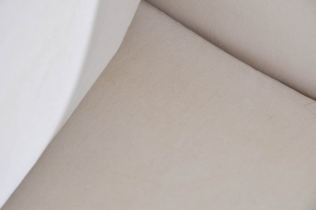 中古　イタリア　erba(エルバ)社　SOGNO(ソーニョ)　スタイリッシュな二人掛けソファ　定価約88万円　(R-087576)