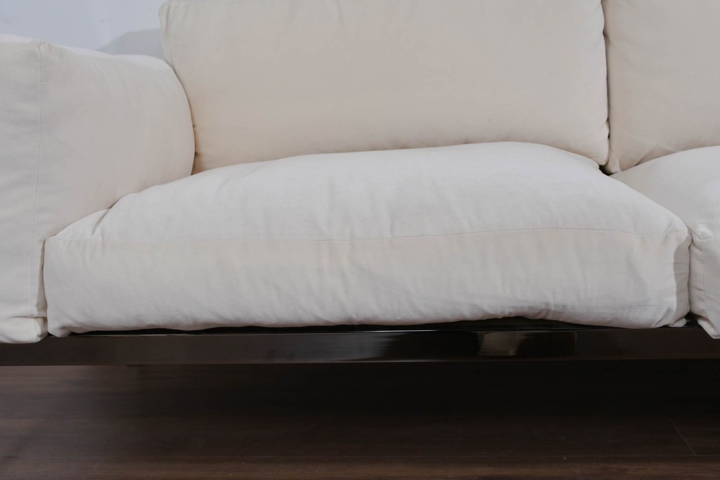 中古　イタリア　erba(エルバ)社　SOGNO(ソーニョ)　スタイリッシュな二人掛けソファ　定価約88万円　(R-087576)