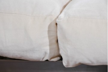 中古　イタリア　erba(エルバ)社　SOGNO(ソーニョ)　スタイリッシュな二人掛けソファ　定価約88万円　(R-087576)