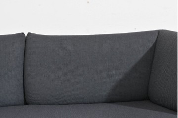 中古　希少モデル　ROLF BENZ(ロルフベンツ)　包み込まれるようなフォルムの2人掛けソファ　定価約70万円　(R-087577)