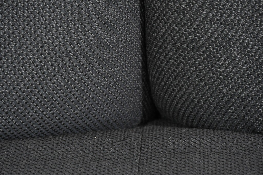 中古　希少モデル　ROLF BENZ(ロルフベンツ)　包み込まれるようなフォルムの2人掛けソファ　定価約70万円　(R-087577)