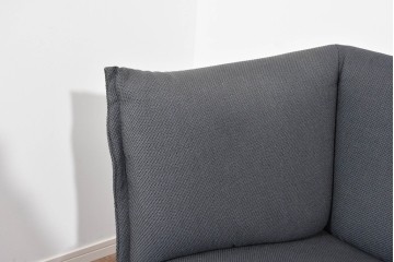 中古　希少モデル　ROLF BENZ(ロルフベンツ)　包み込まれるようなフォルムの2人掛けソファ　定価約70万円　(R-087577)