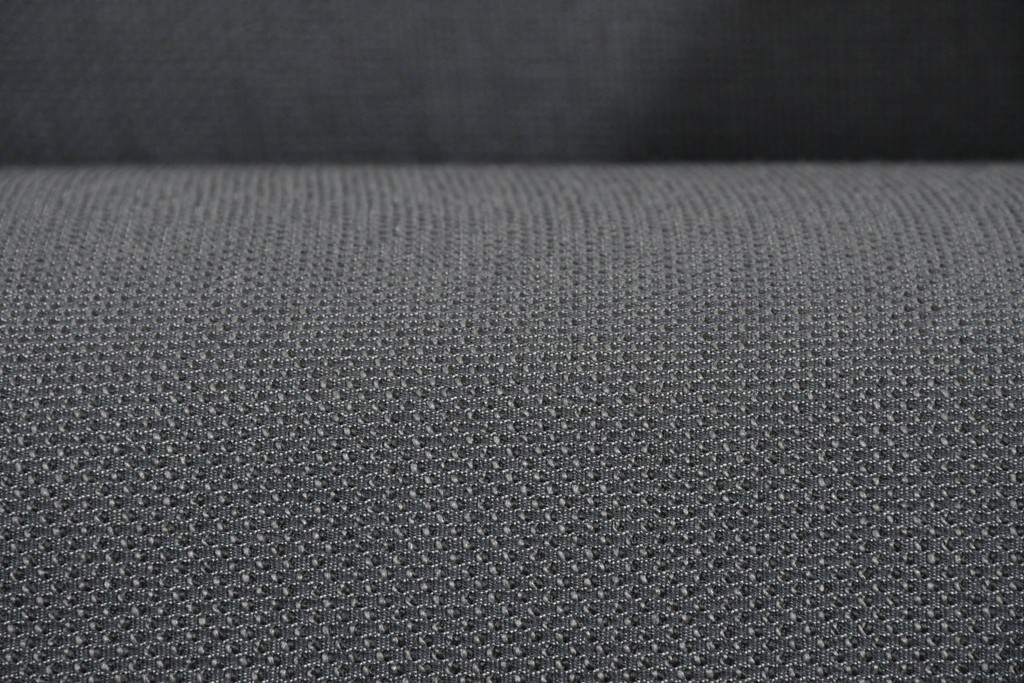 中古　希少モデル　ROLF BENZ(ロルフベンツ)　包み込まれるようなフォルムの2人掛けソファ　定価約70万円　(R-087577)