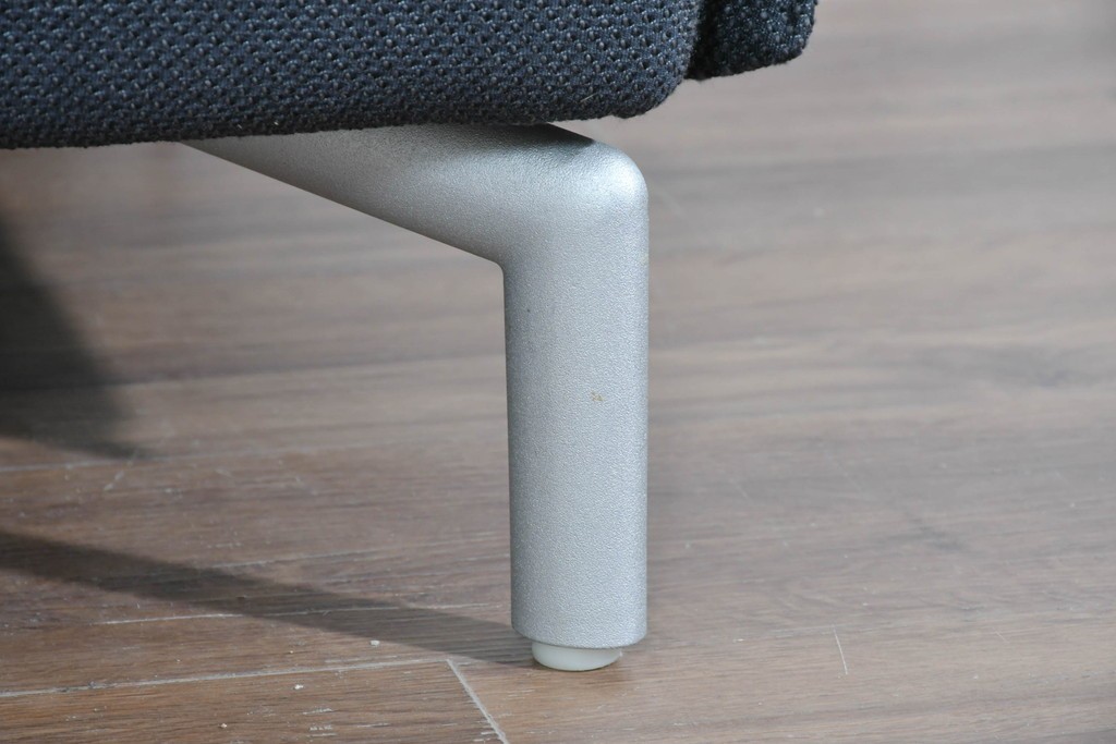 中古　希少モデル　ROLF BENZ(ロルフベンツ)　包み込まれるようなフォルムの2人掛けソファ　定価約70万円　(R-087577)