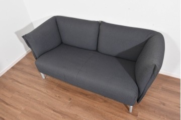 中古　希少モデル　ROLF BENZ(ロルフベンツ)　包み込まれるようなフォルムの2人掛けソファ　定価約64万円　(R-087578)