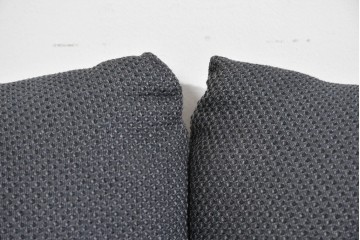 中古　希少モデル　ROLF BENZ(ロルフベンツ)　包み込まれるようなフォルムの2人掛けソファ　定価約64万円　(R-087578)