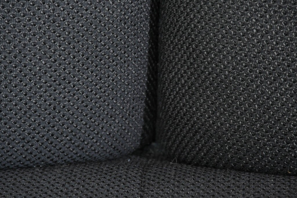 中古　希少モデル　ROLF BENZ(ロルフベンツ)　包み込まれるようなフォルムの2人掛けソファ　定価約64万円　(R-087578)