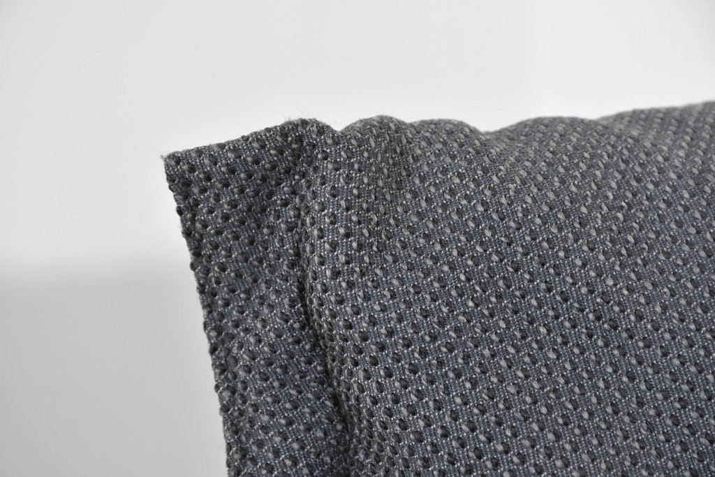 中古　希少モデル　ROLF BENZ(ロルフベンツ)　包み込まれるようなフォルムの2人掛けソファ　定価約64万円　(R-087578)