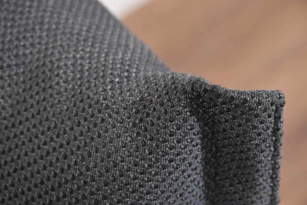 中古　希少モデル　ROLF BENZ(ロルフベンツ)　包み込まれるようなフォルムの2人掛けソファ　定価約64万円　(R-087578)