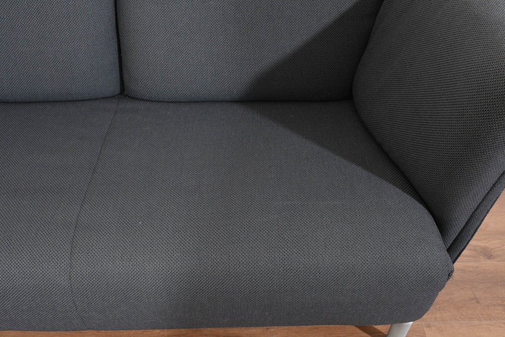 中古　希少モデル　ROLF BENZ(ロルフベンツ)　包み込まれるようなフォルムの2人掛けソファ　定価約64万円　(R-087578)