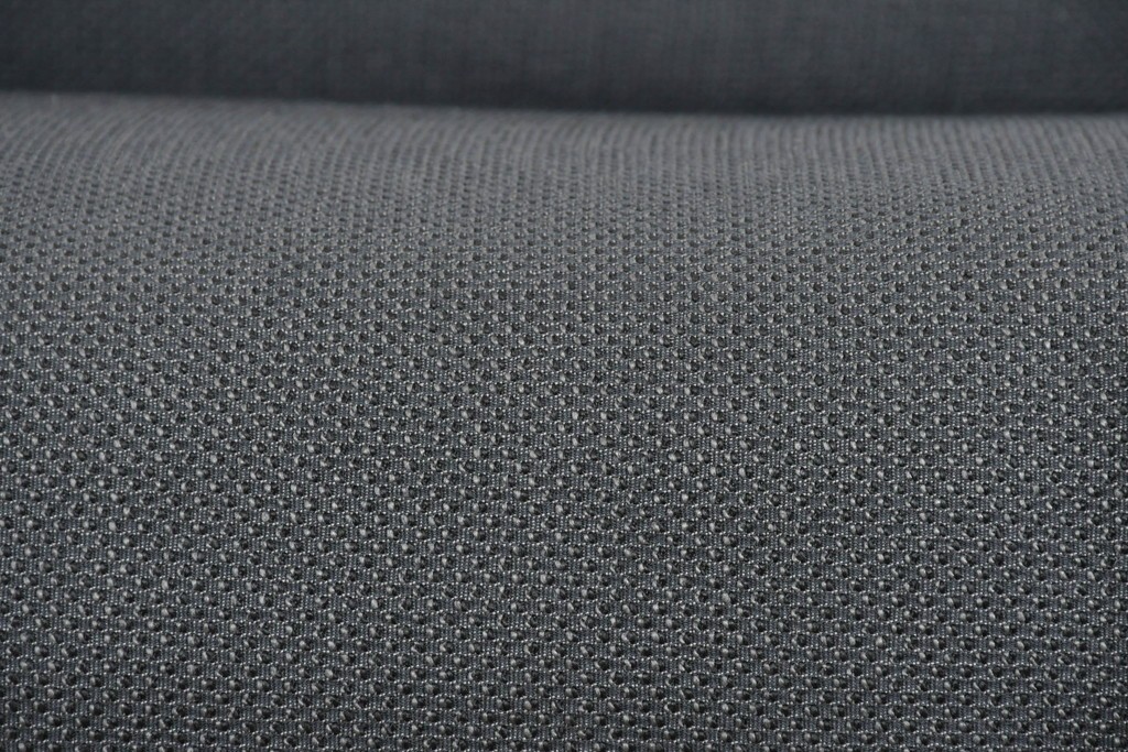 中古　希少モデル　ROLF BENZ(ロルフベンツ)　包み込まれるようなフォルムの2人掛けソファ　定価約64万円　(R-087578)