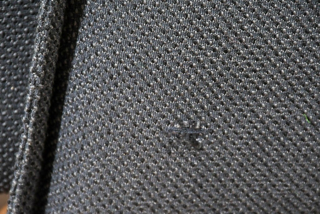 中古　希少モデル　ROLF BENZ(ロルフベンツ)　包み込まれるようなフォルムの2人掛けソファ　定価約64万円　(R-087578)