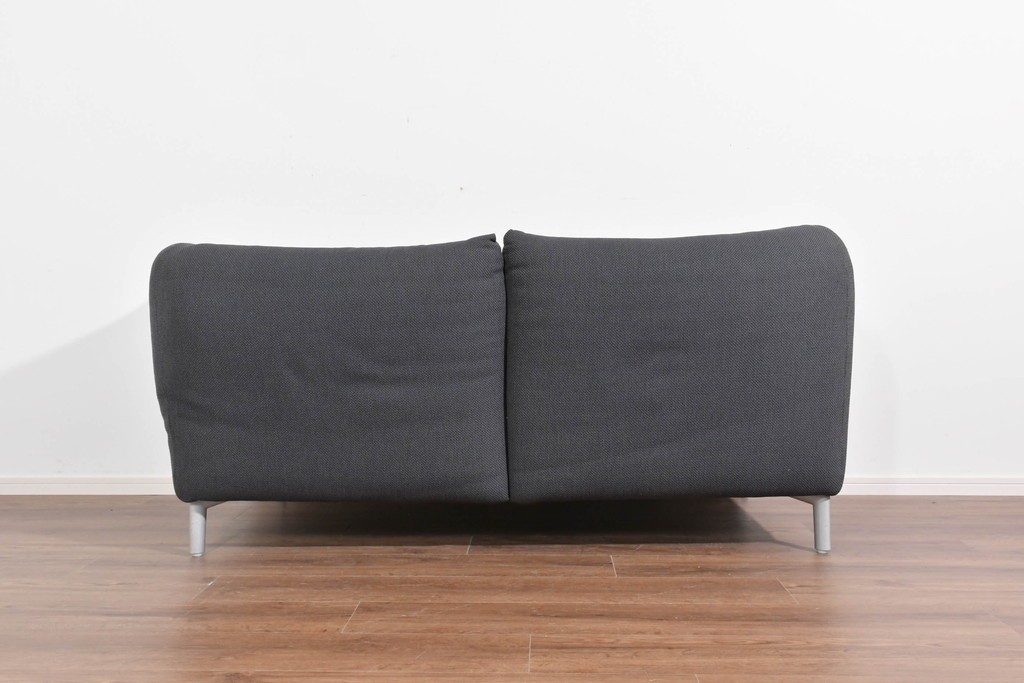 中古　希少モデル　ROLF BENZ(ロルフベンツ)　包み込まれるようなフォルムの2人掛けソファ　定価約64万円　(R-087578)