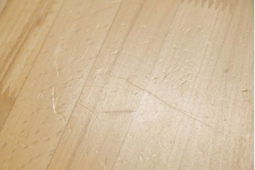 和製ヴィンテージ　飛騨産業　キツツキ　ブナ材　丸みのある天板がやさしい印象を添える小振りなダイニングテーブル　(R-087581)