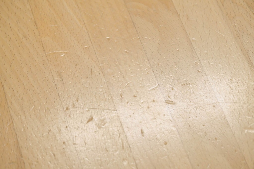 和製ヴィンテージ　飛騨産業　キツツキ　ブナ材　丸みのある天板がやさしい印象を添える小振りなダイニングテーブル　(R-087581)