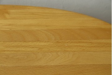 和製ヴィンテージ　飛騨産業　キツツキ　ブナ材　丸みのある天板がやさしい印象を添える小振りなダイニングテーブル　(R-087581)