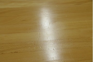 和製ヴィンテージ　飛騨産業　キツツキ　ブナ材　丸みのある天板がやさしい印象を添える小振りなダイニングテーブル　(R-087581)