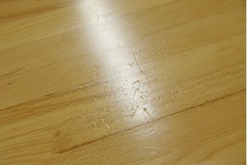 和製ヴィンテージ　飛騨産業　キツツキ　ブナ材　丸みのある天板がやさしい印象を添える小振りなダイニングテーブル　(R-087581)