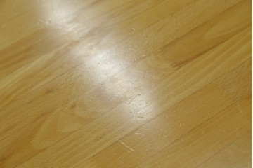 和製ヴィンテージ　飛騨産業　キツツキ　ブナ材　丸みのある天板がやさしい印象を添える小振りなダイニングテーブル　(R-087581)