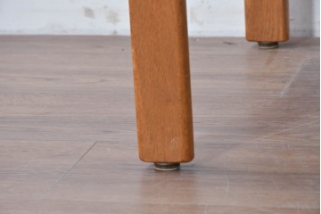 和製ヴィンテージ　KOSUGA(コスガ)　楢(ナラ)材　角丸デザインでレトロモダンな雰囲気がおしゃれなセンターテーブル　(R-087582)